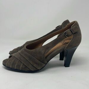SOFFT Taupe Suede Leather Peep Toe Heeled Pumps size 6.5